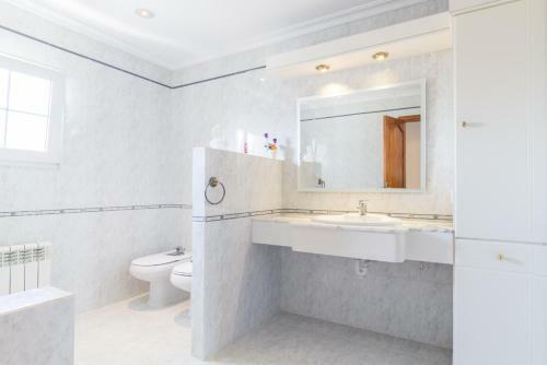 Villa With Pool Walking Distance To The Beach (Malondra)