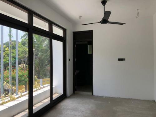 5 Room Holiday Bungalow In Batticaloa