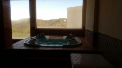 Apartamento Piso Moderno En Enix. Calle Roquetas de Mar N. 12 Piso 5 F