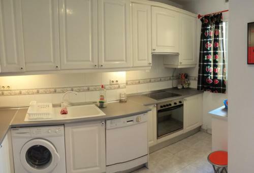 Estepona, Apartamento En Primera Linea de Playa