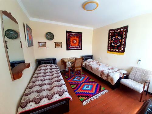 Hostal Art Guest House Usto