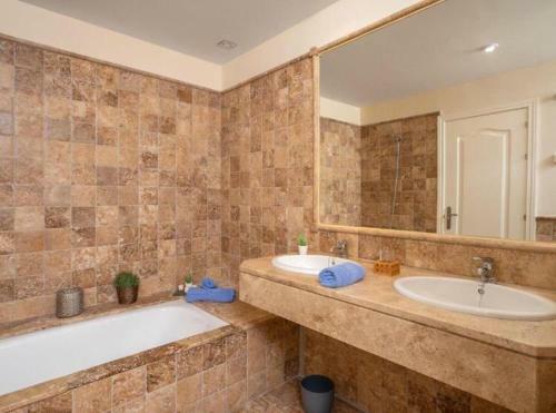 Marbella West Luxoury Apartment