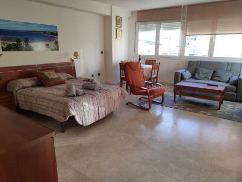 Apartamento En 1� L�nea de Playa, Estepona Centro
