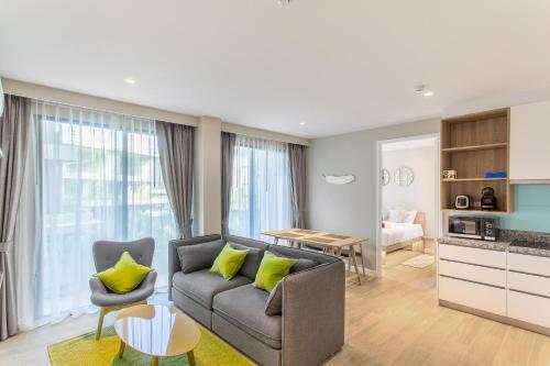 Apartment Near Bangtao Beach 2bdr 2bth #404