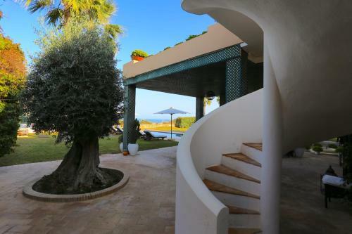 Las Ranas Casasola Beach Villa 15pax