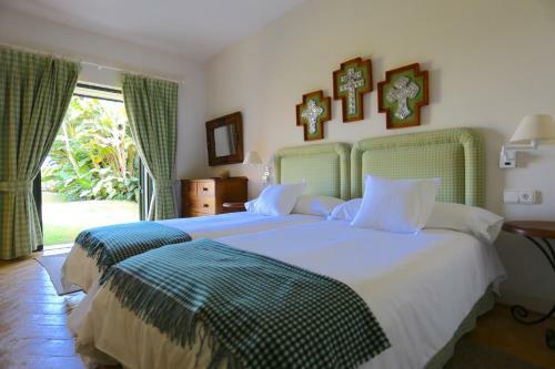 Las Ranas Casasola Beach Villa 15pax