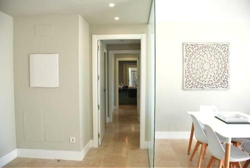 Modern Apartment With View To Gibraltar + Jacuzzi