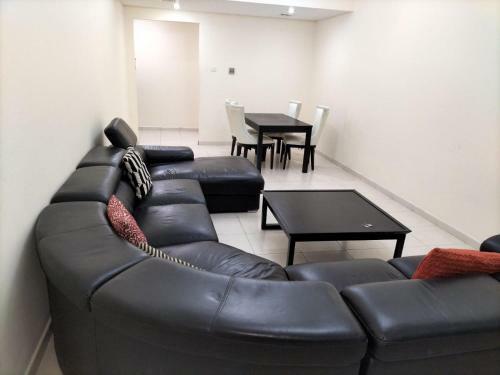Sahara Mall 3 Bedroom Apartment Nahda
