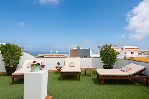 Villa The Yellow House Climatized Pool - Solarium - Parking