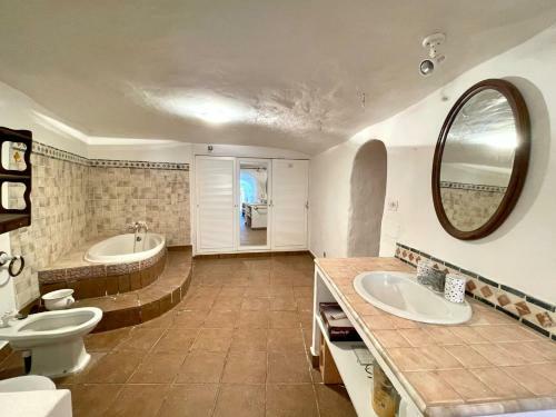 Casa Cueva La Hoyeta