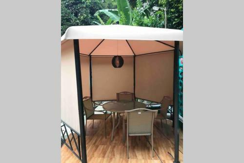 Private Villa Dekke Boru, Bogor