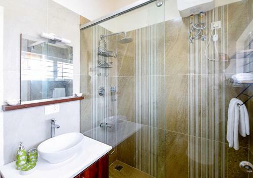 Agastya Villa By Vista Rooms