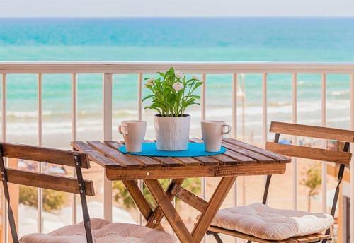 Seaview Modern Beach Apartment
