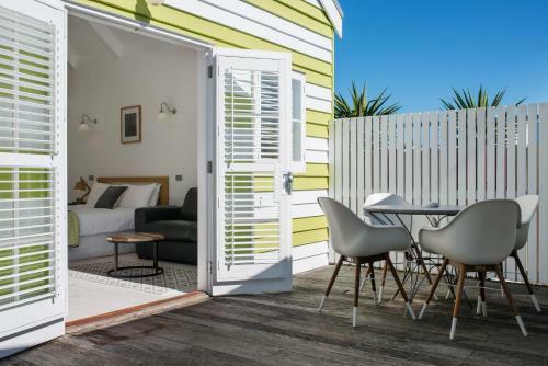 Lodge Beach Huts Middleton