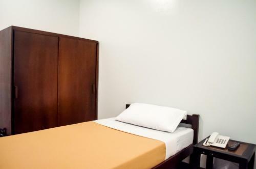 Bed & Breakfast Seasons Hotel Sablayan