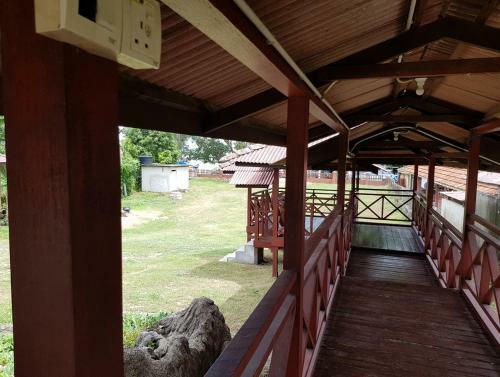 Kampong Style Homstay 10 Meter To Beach