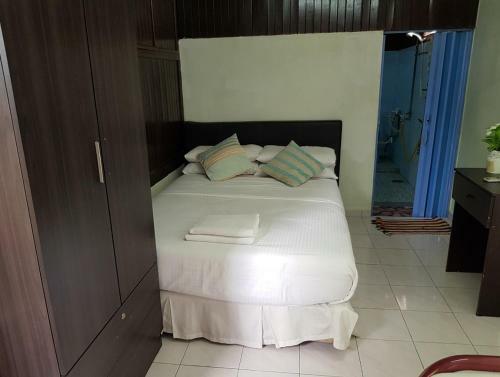 Kampong Style Homstay 10 Meter To Beach