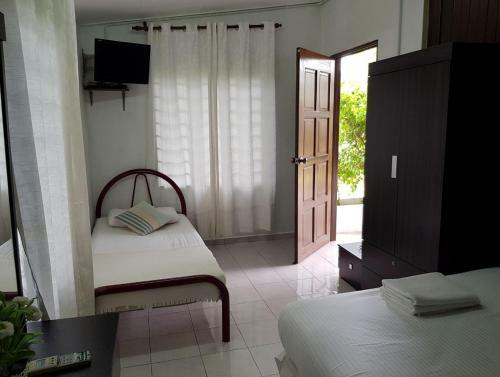 Kampong Style Homstay 10 Meter To Beach