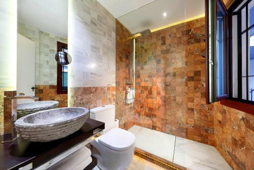 Art Chapiz Apartments