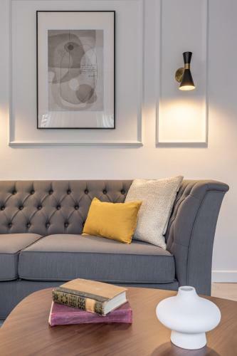 Central Stylish And Elegant 1 & 2 Br Apartments I