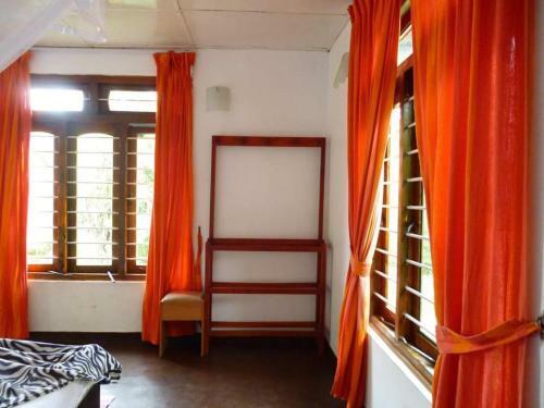 Hostal Whiteflowerhomestayella