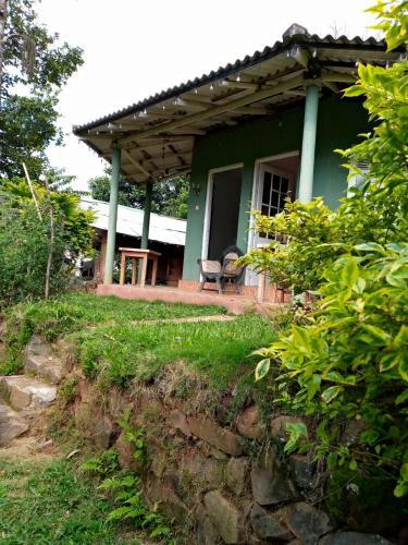 Hostal Whiteflowerhomestayella
