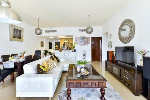Apartamento Beautiful 2bed 2baclcony In Jlt, Dubai