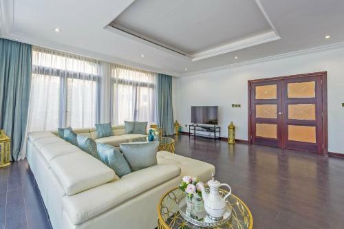 Upscale 6br Villa With Private Pool On Palm Jumeirah