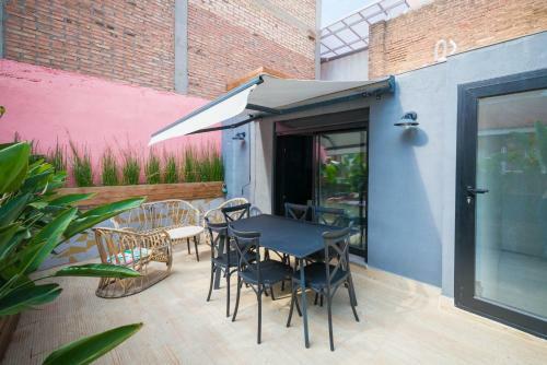 4 Bedroom Semi Attached House With Rooftop
