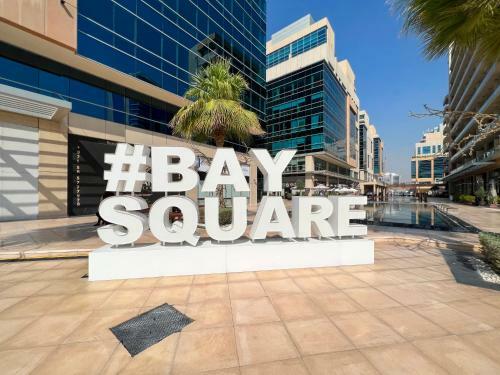 Modern Duplex Loft Apartment, 1 Bedroom, Bay Square