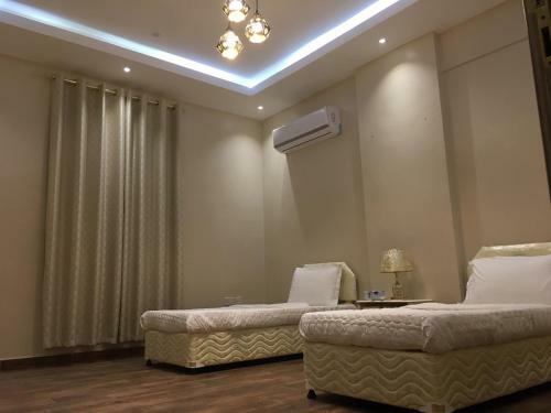 Two Bedroom Luxury Apartment Al-khoud
