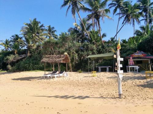 Hikkaduwa Backyard Beach Homestay