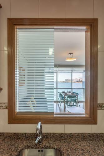 Apartamento En Primera Linea de Playa Riazor