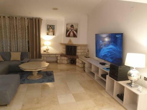 De Luxe Villa