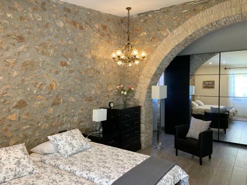 Casa de Piedra Adaptada En Lescala