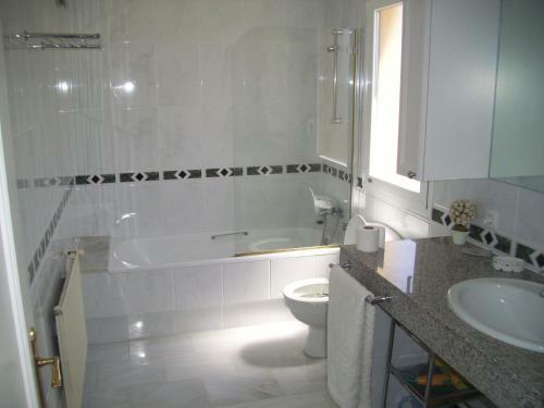 Super Villa With Private Pool And Garden - Pilans