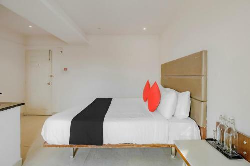 Capital O 77528 Smile Hotels