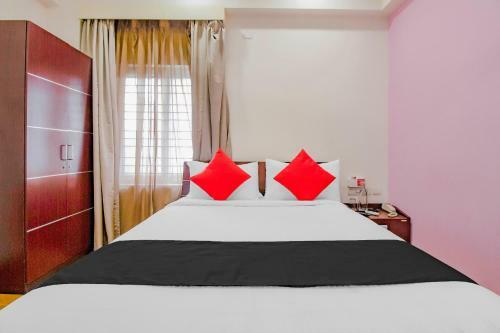 Capital O 77528 Smile Hotels