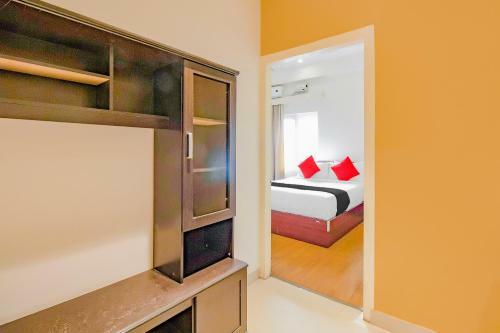 Capital O 77528 Smile Hotels