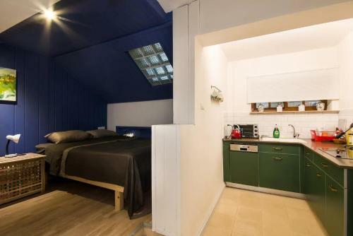 Cozy Apartment In The Carmel Center