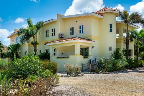 Hotel Bonaire Luxury Suites By Vrhost