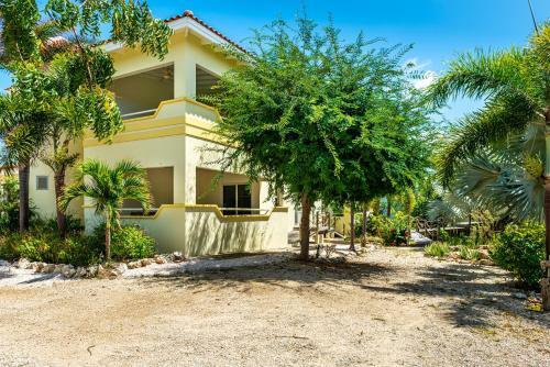 Hotel Bonaire Luxury Suites By Vrhost