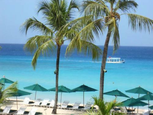 Ocean Blue Luxury Apartment - Beachfront - Glitter Bay 203