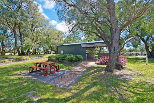 Acclaim Rose Gardens Beachside Holiday Park