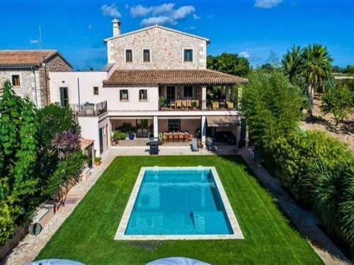 Luxury Villa In Manacor With Private Swimming Pool