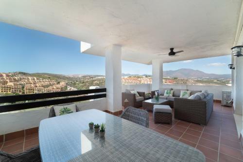Apartamento Duquesa Dreams - 2 Bed/2 Bath Apt With Panoramic Golf Course And Mountain View