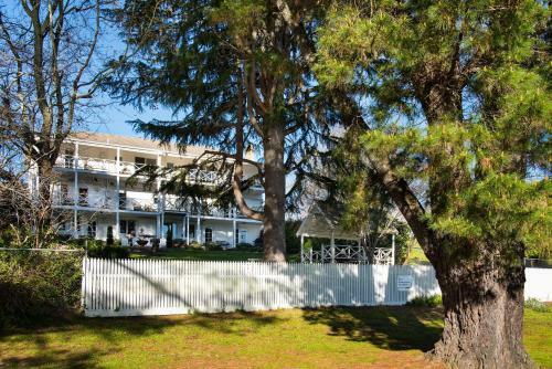 Lake Daylesford Apartment 3 Spa