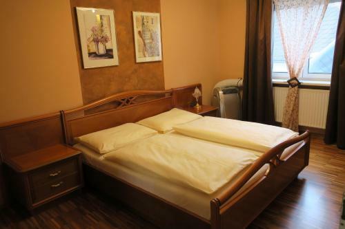 Hotel Restaurant B�ck "roter Hahn"