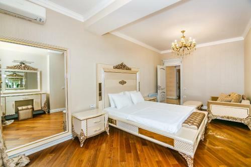 Nizami Street Vip Apartment