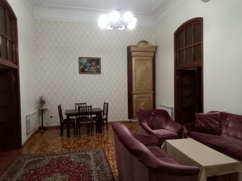 Apartment On Nizami Street